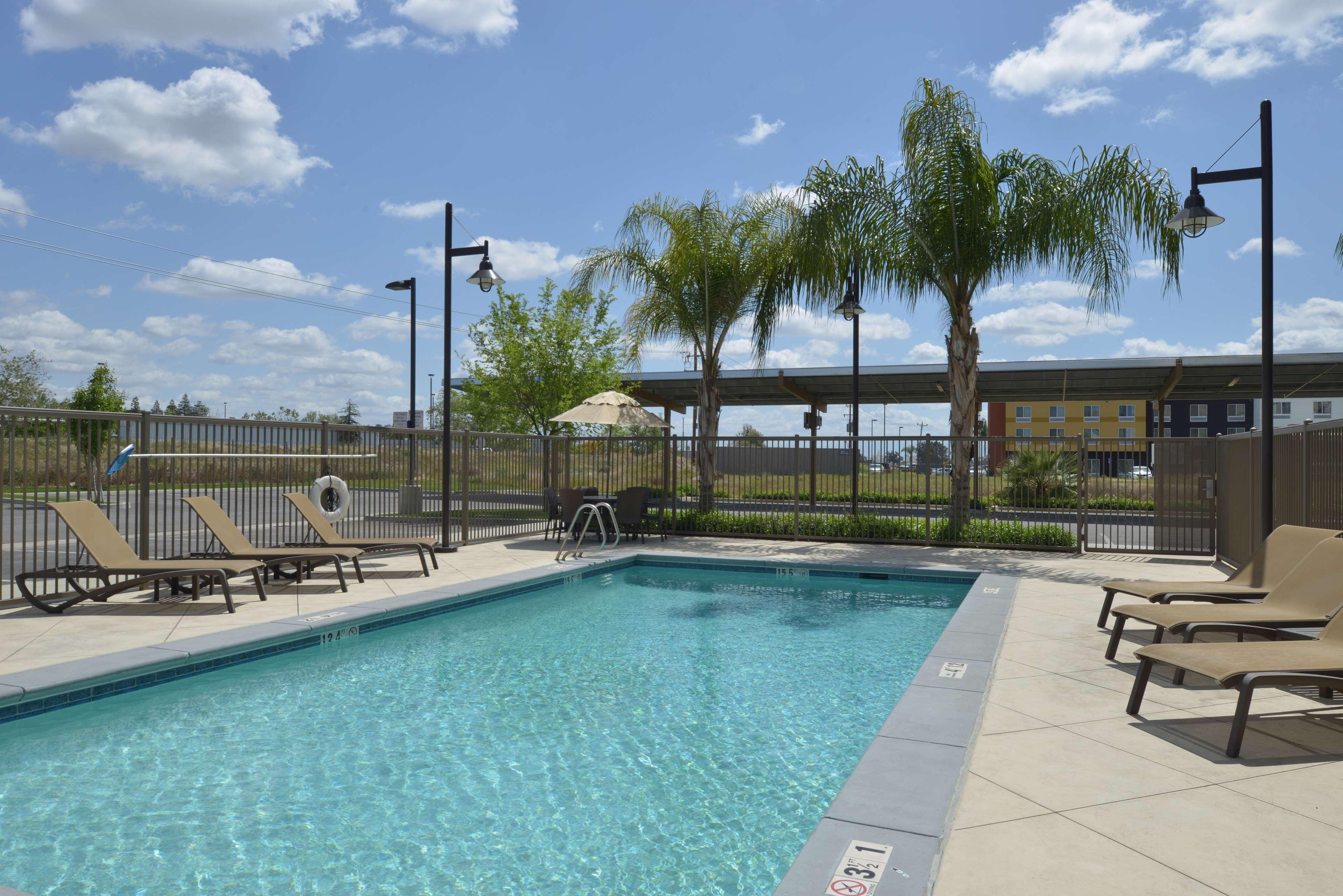 Hampton Inn And Suites Bakersfield North-Airport Bagian luar foto