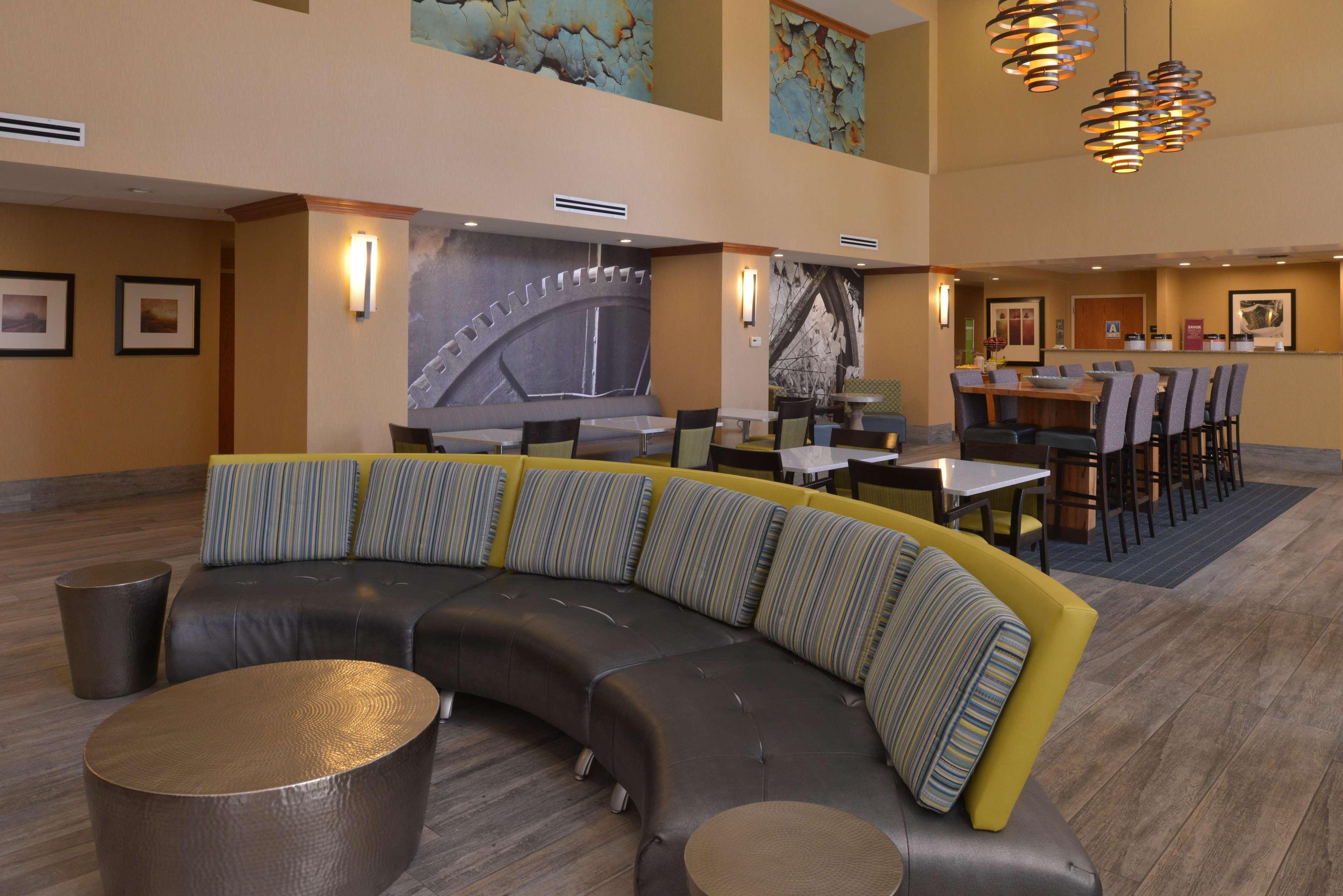 Hampton Inn And Suites Bakersfield North-Airport Bagian luar foto