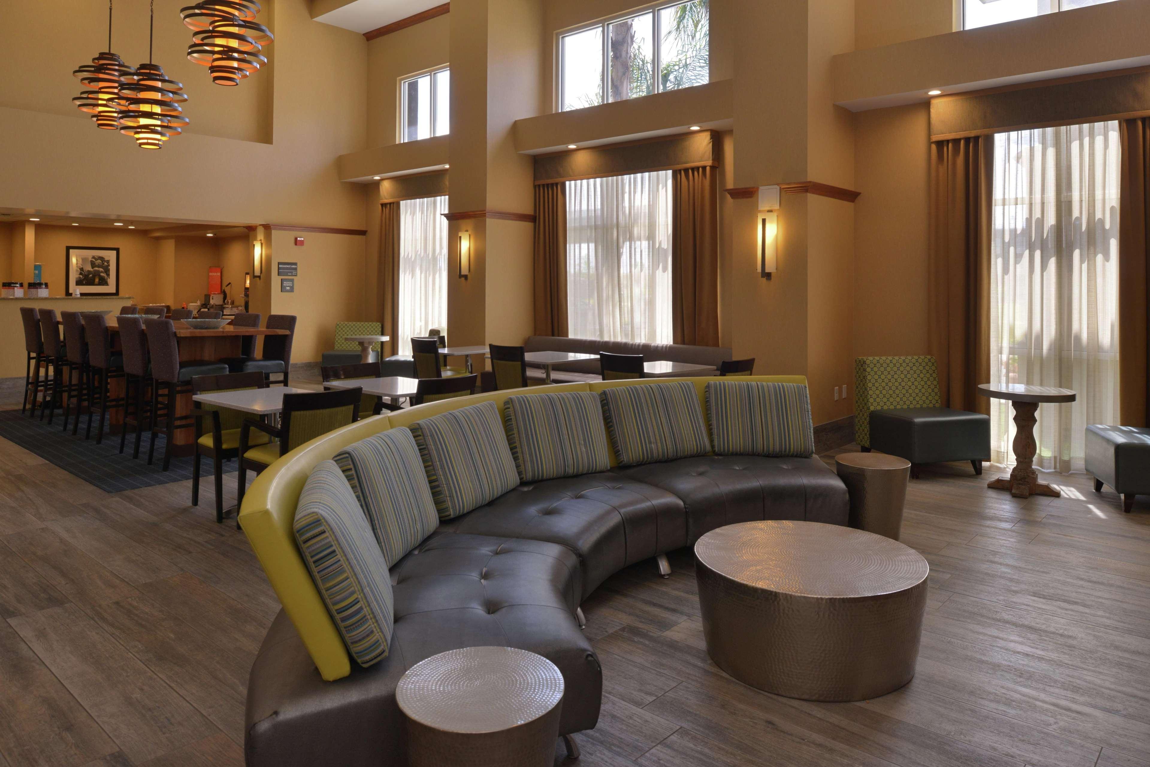 Hampton Inn And Suites Bakersfield North-Airport Bagian luar foto